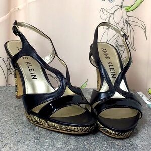 🪭 Anne Klein ‘Elley’ Black Tan Raffia Platform Slingback Heel Sandals Sz.8.5